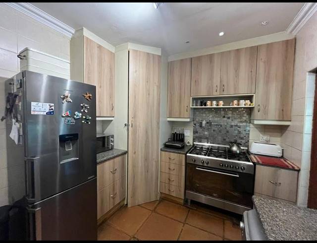 3 BEDROOM HOUSE FOR SALE IN BLACKRIDGE